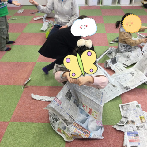 新聞紙あそび！